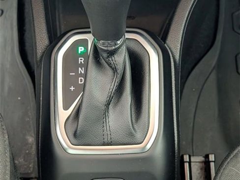 Used 2018 Jeep Renegade Latitude w/ UConnect 8.4 Nav Group image 22