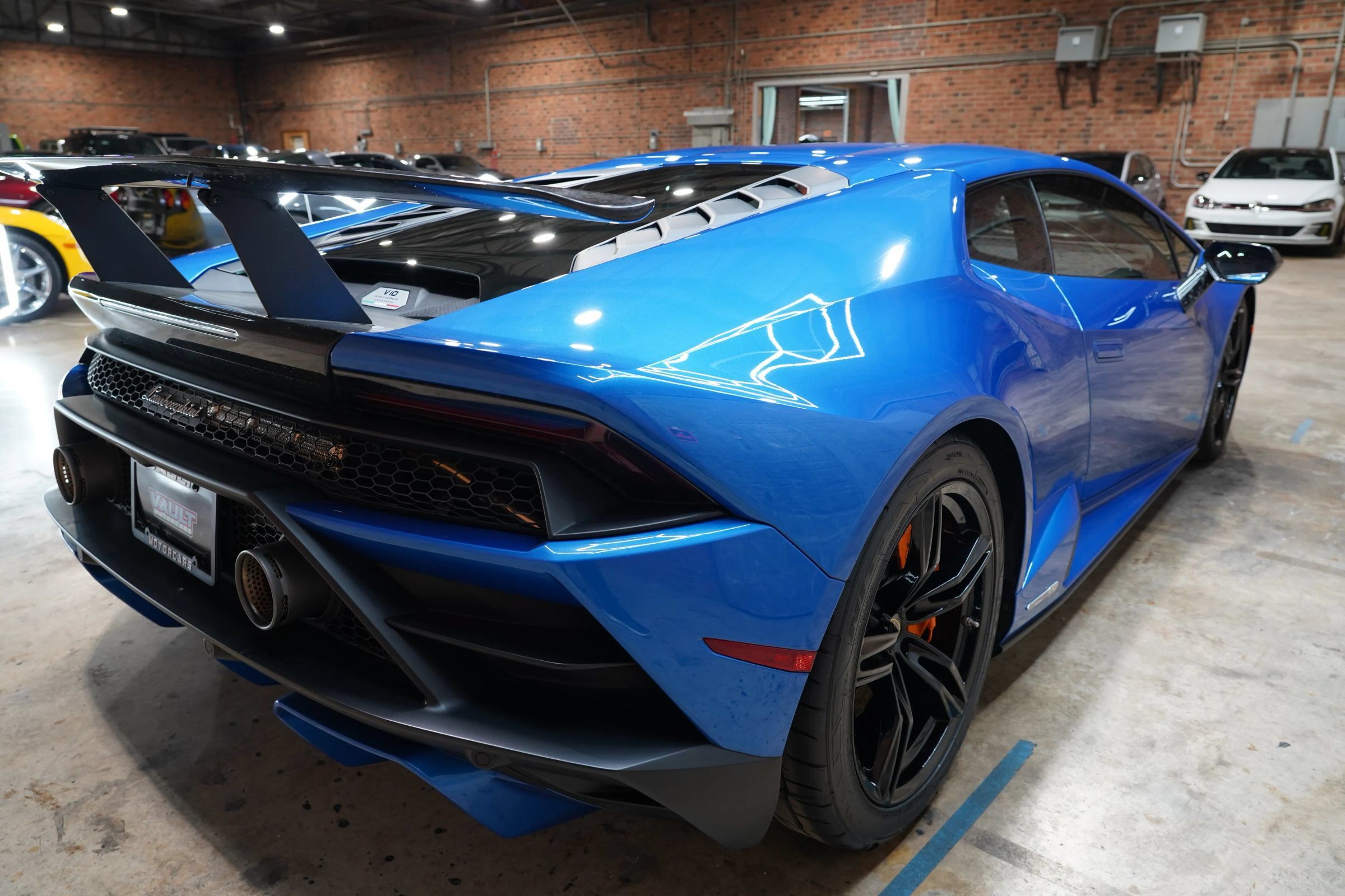 Used 2020 Lamborghini Huracan EVO RWD image 20