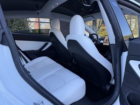 Used 2020 Tesla Model 3 Performance image 38