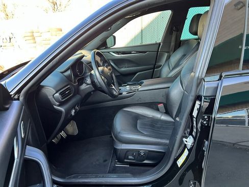 Used 2018 Maserati Levante image 17