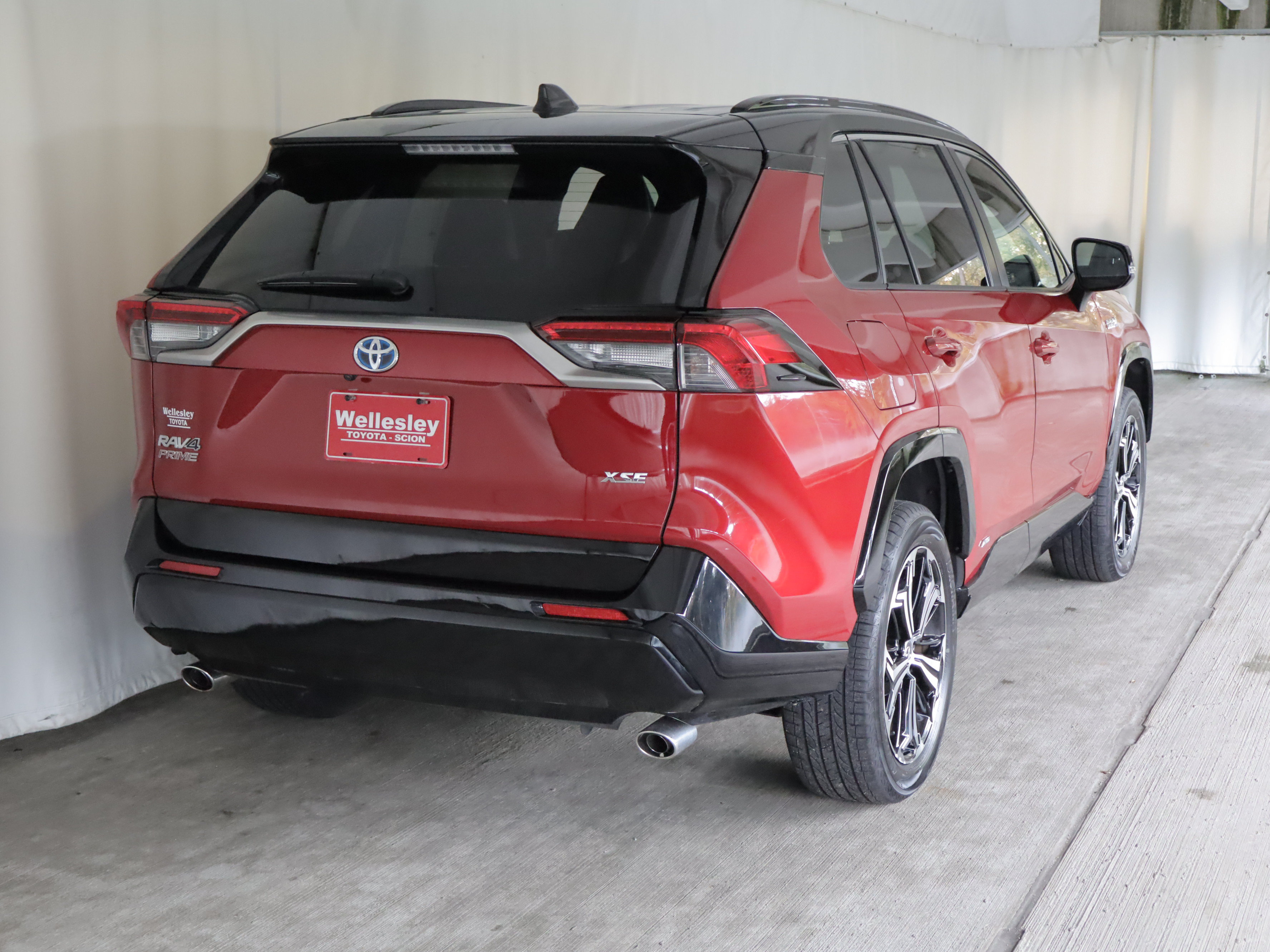 Used 2023 Toyota RAV4 XSE w/ Weather Package AWD/4WD image 7