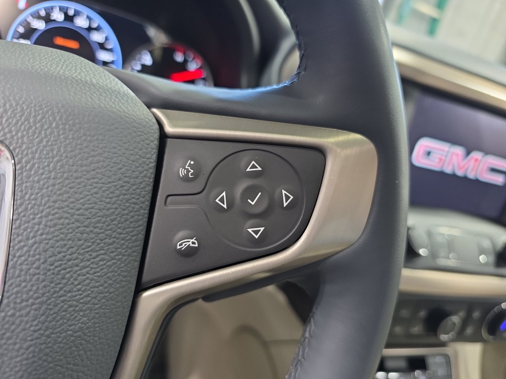 Used 2023 GMC Acadia Denali w/ Denali Ultimate Package AWD/4WD image 21