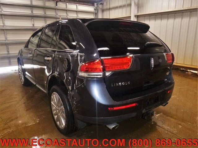 Used 2013 Lincoln MKX FWD image 3