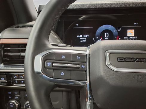 Used 2025 GMC Yukon XL Denali AWD/4WD image 32