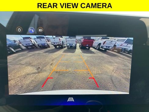 Used 2025 Chevrolet Equinox LT FWD image 8
