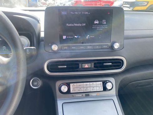 Used 2023 Hyundai Kona SE image 13