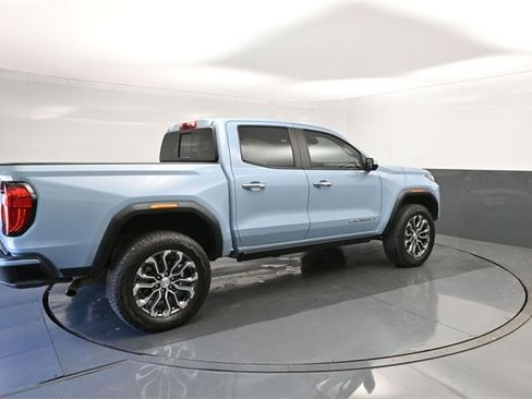 Used 2025 GMC Canyon Denali image 15