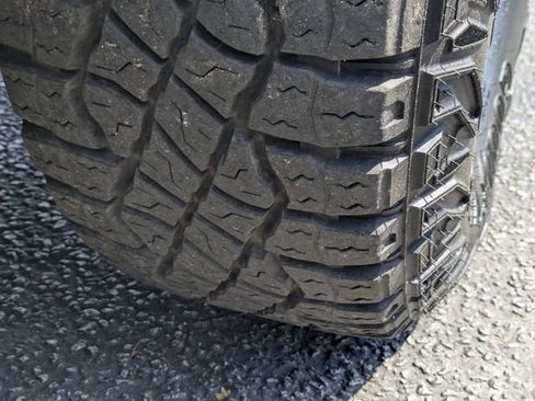 Used 2024 Chevrolet Colorado ZR2 w/ ZR2 Convenience Package III image 12