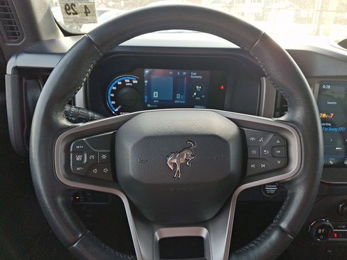 Used 2023 Ford Bronco Outer Banks w/ Sasquatch Package image 19