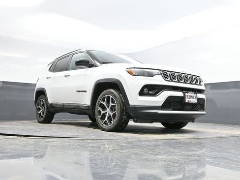 Used 2024 Jeep Compass Limited image 47
