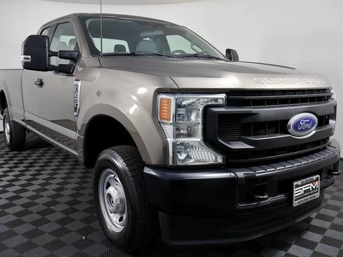 Used 2022 Ford F250 XL w/ Power Equipment Group AWD/4WD image 5