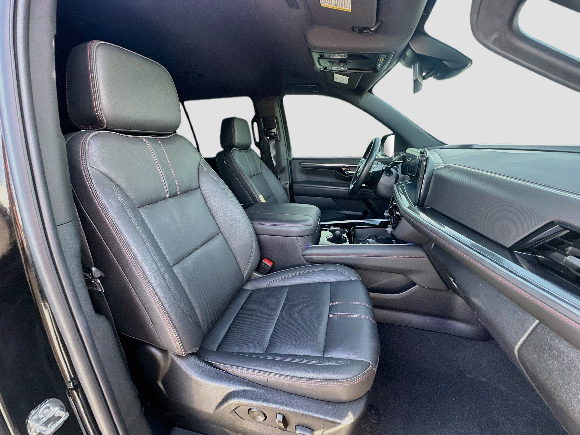 Used 2025 Chevrolet Tahoe RST RWD image 28