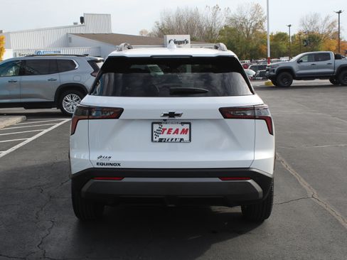 New 2026 Chevrolet Equinox LT w/ Convenience Package II image 5