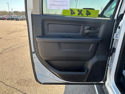 Used 2016 RAM 3500 Tradesman w/ Chrome Appearance Group image 13