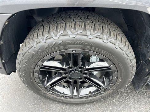 Used 2019 Toyota 4Runner SR5 image 18