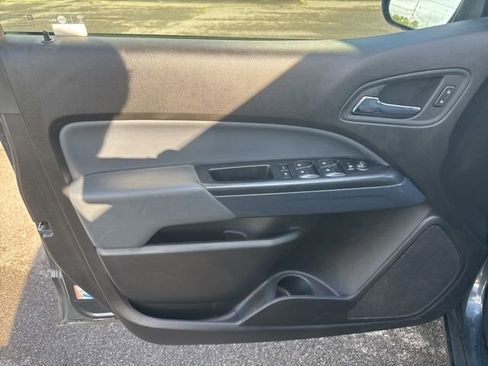 Used 2017 Chevrolet Colorado Z71 AWD/4WD image 13
