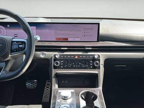 Used 2025 Genesis GV80 3.5T e-SC AWD/4WD image 18