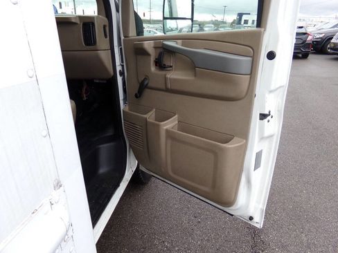 Used 2007 GMC Savana 3500 image 21