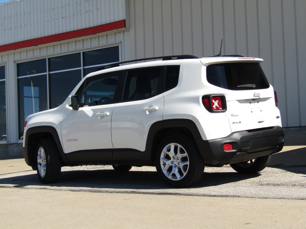 Used 2018 Jeep Renegade Latitude w/ Cold Weather Group AWD/4WD image 10