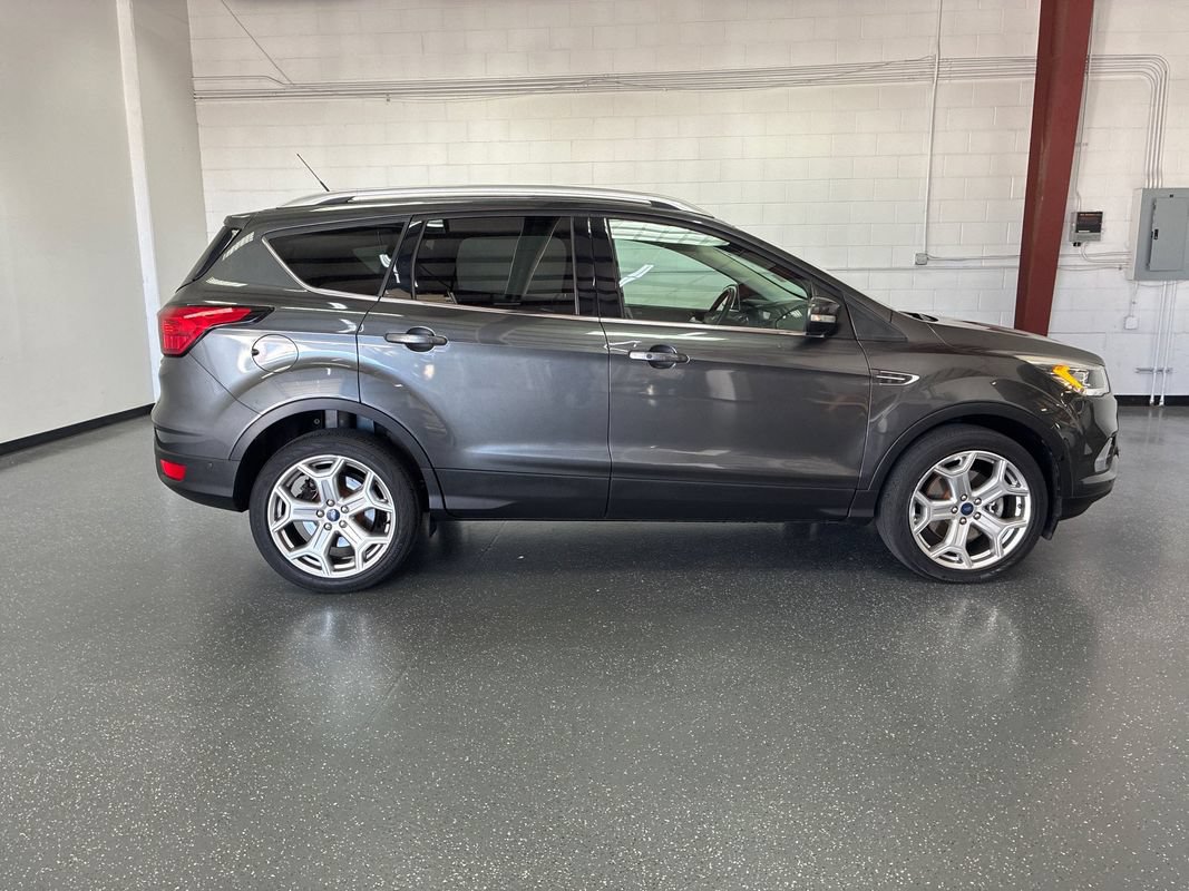 Used 2019 Ford Escape Titanium AWD/4WD image 3