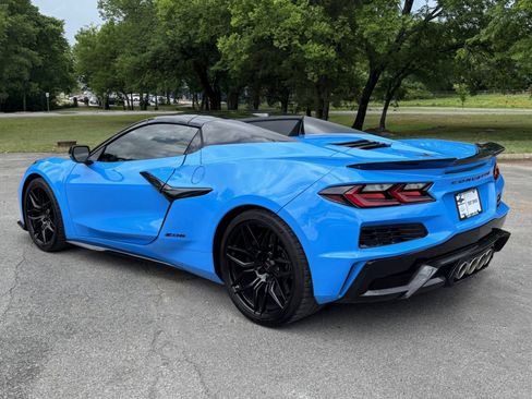 Used 2023 Chevrolet Corvette Z06 RWD image 15