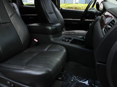 Used 2007 Chevrolet Avalanche LT w/ LT Preferred Equipment Group AWD/4WD image 29