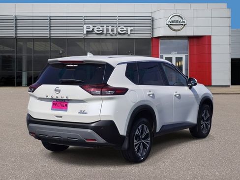 Used 2023 Nissan Rogue SV image 6