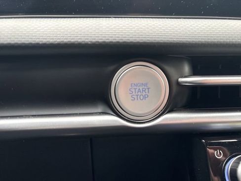 Used 2025 Hyundai Santa Cruz SE image 13