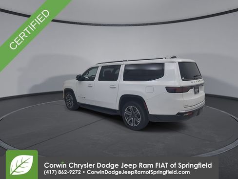 Certified 2024 Jeep Wagoneer L Series II w/ Flexible Seating Group image 11