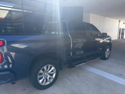 Used 2021 Chevrolet Silverado 1500 Custom image 3