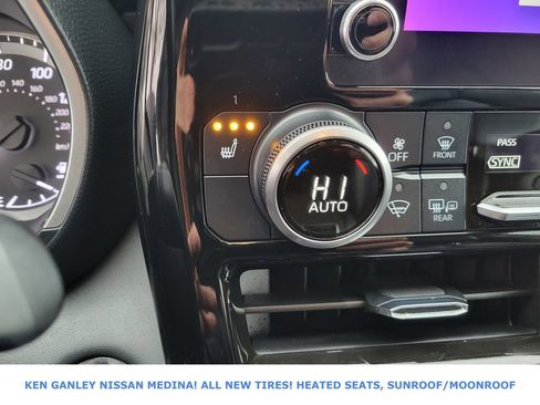 Used 2023 Toyota Highlander L image 28