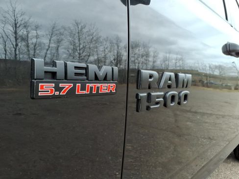 Used 2016 RAM 1500 Express w/ Black Ram 1500 Express Group AWD/4WD image 12