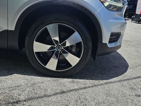Used 2019 Volvo XC40 T5 Momentum AWD/4WD image 11