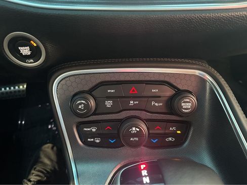 Used 2016 Dodge Challenger R/T Scat Pack w/ Leather Interior Group RWD image 29