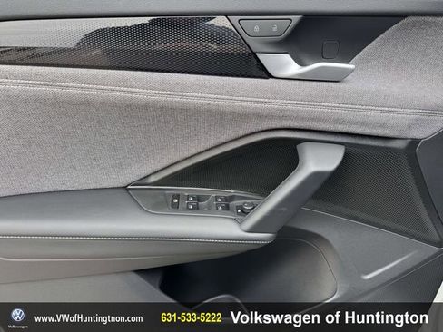 Certified 2025 Volkswagen Tiguan S w/ 18" Wheel Package image 15