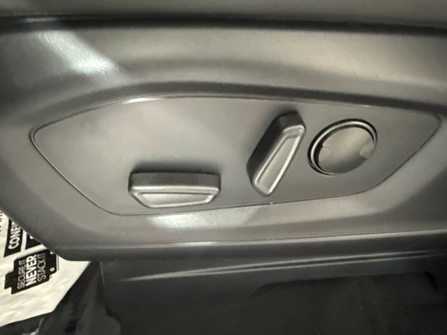 Used 2025 Ford Explorer Active w/ Active Comfort Package RWD image 19