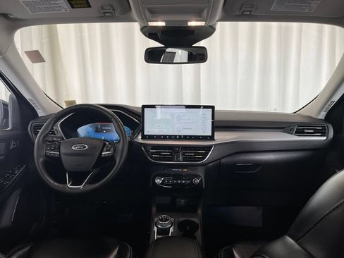 Used 2024 Ford Escape Platinum AWD/4WD image 9