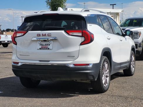 Used 2024 GMC Terrain SLT AWD/4WD image 7