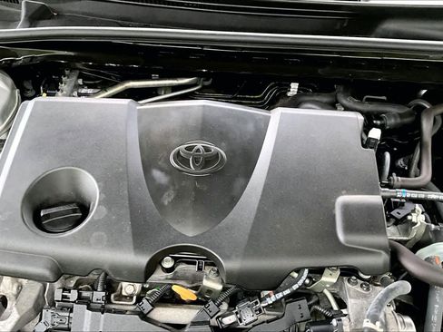 Used 2024 Toyota Camry SE FWD image 33