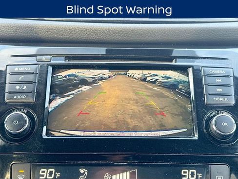 Used 2020 Nissan Rogue SV image 15