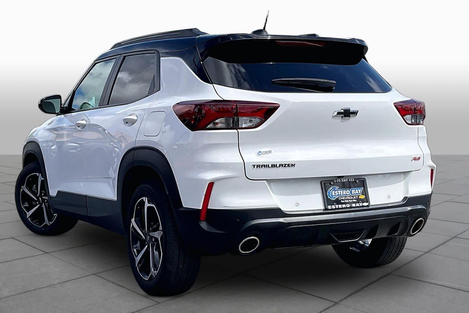 Used 2022 Chevrolet TrailBlazer RS w/ Technology Package FWD image 12
