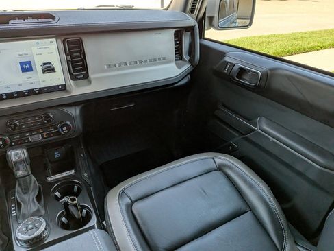 Used 2025 Ford Bronco Outer Banks AWD/4WD image 12