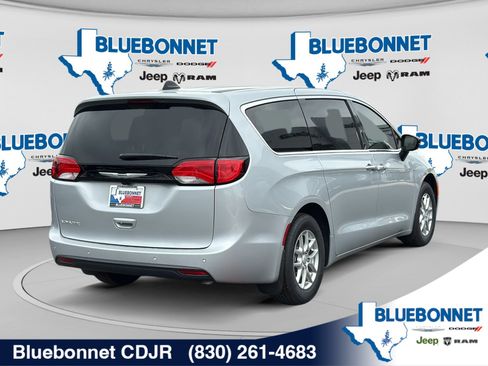 New 2026 Chrysler Voyager LX FWD image 5