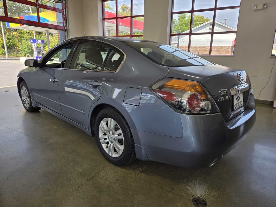 Used 2010 Nissan Altima 2.5 S w/ Convenience Plus Pkg FWD image 5