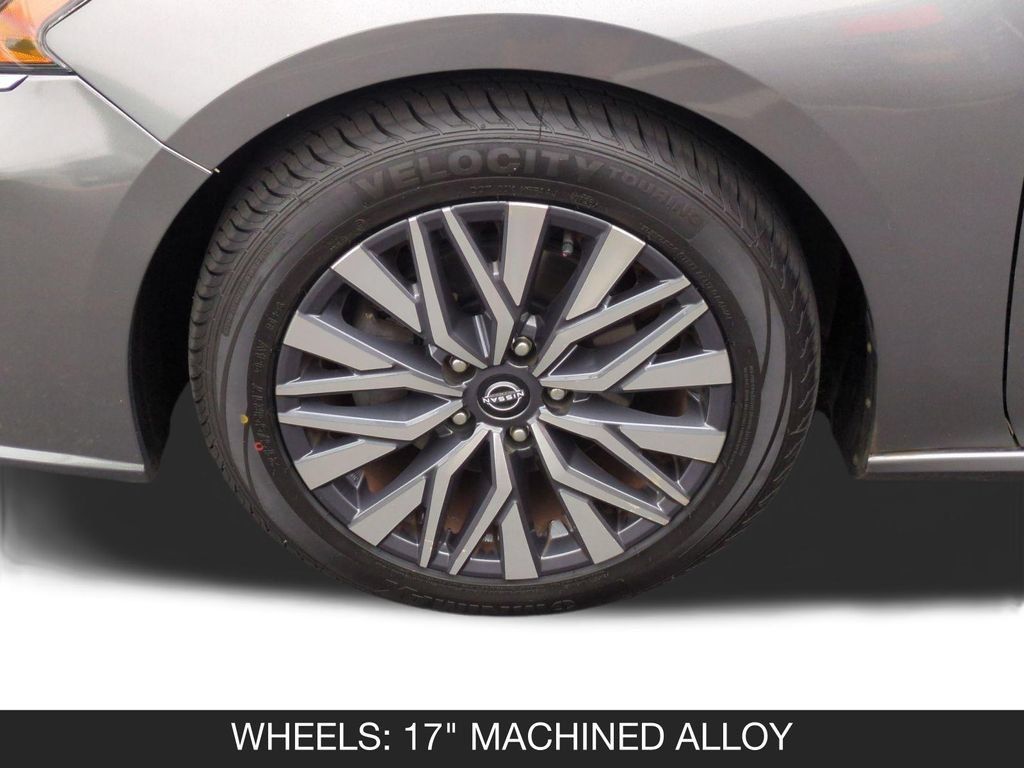 Used 2023 Nissan Altima 2.5 SV FWD image 11