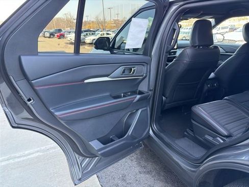 New 2026 Ford Explorer ST-Line w/ ST-Line Street Pack image 13