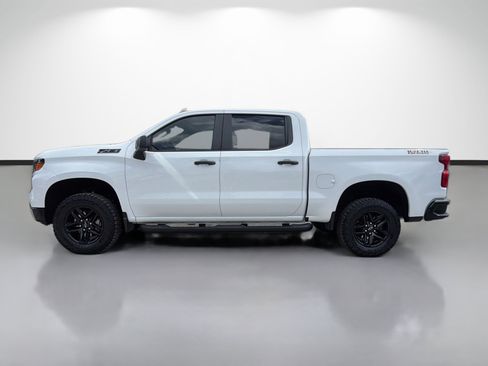 Used 2024 Chevrolet Silverado 1500 Custom Trail Boss w/ LPO, Dark Essentials Package AWD/4WD image 2