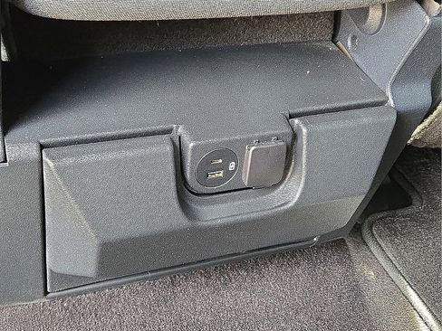 Used 2021 Ford F150 XLT image 15