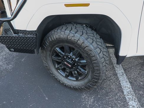 Used 2024 GMC Sierra 2500 AT4 w/ Technology Package image 30