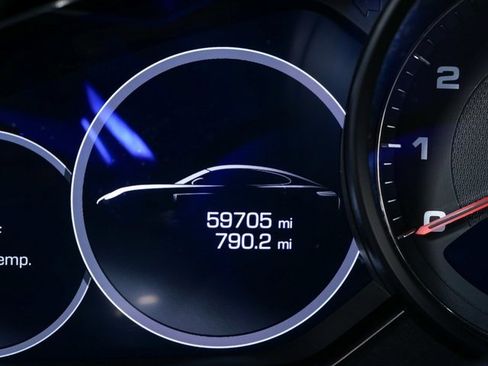 Used 2017 Porsche Panamera 4S image 9